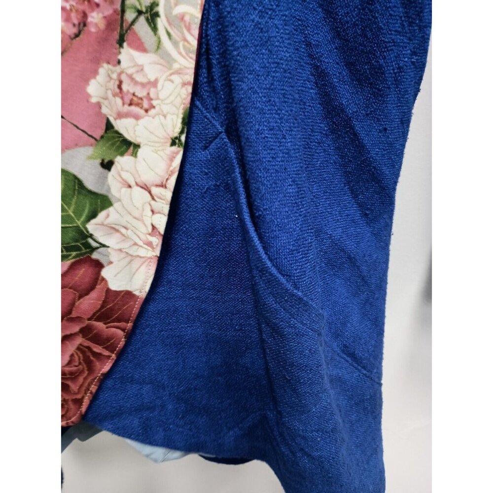 Elegant Blue Women's Blazer with Artistic Print - Picture 3 of 11